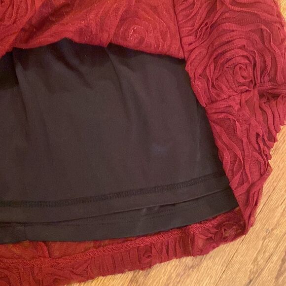 Stooshy mini skirt  - so cute - burgundy and black size M - Picture 4 of 6